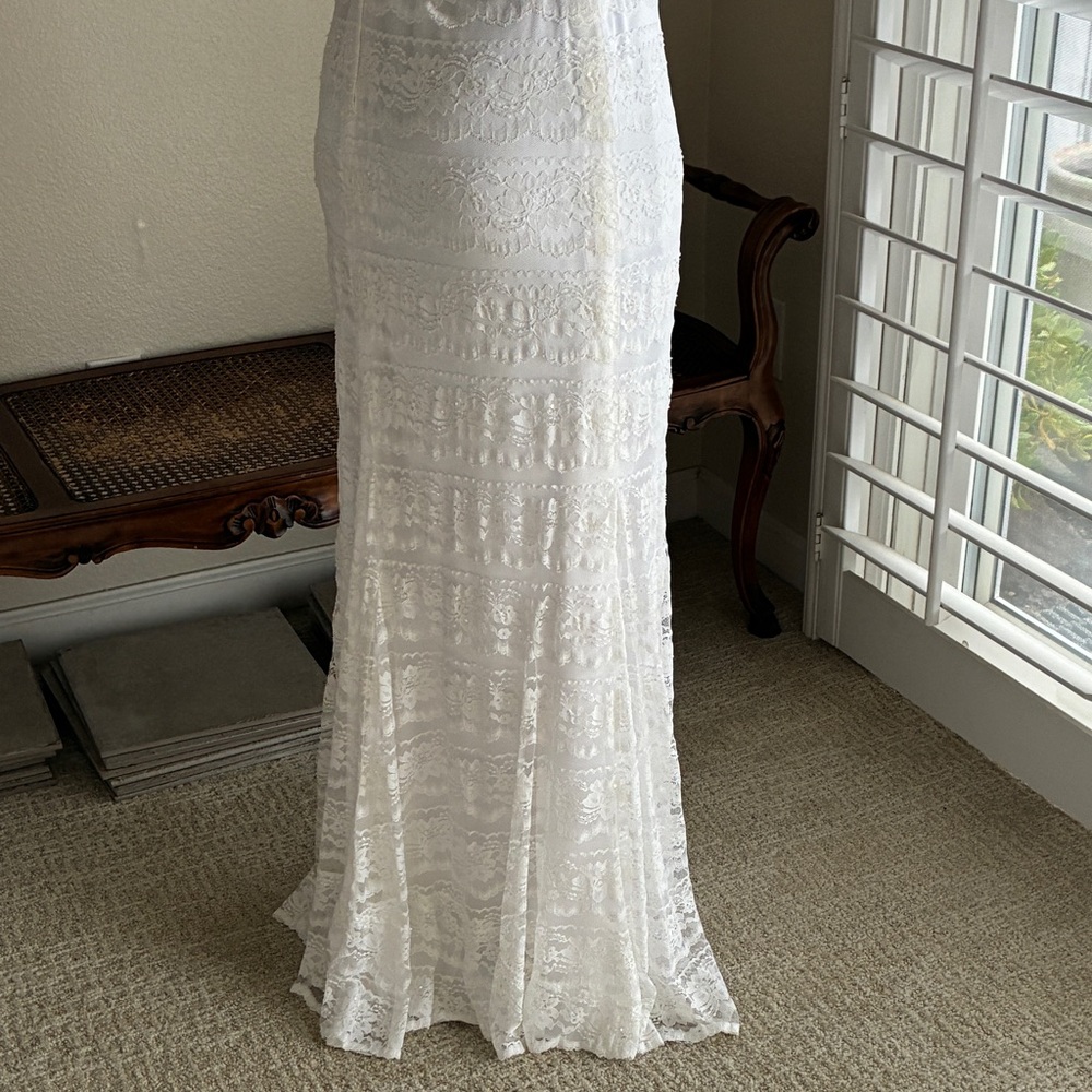 David’s Bridal Strapless Galina White Lace Dress - Picture 5 of 13